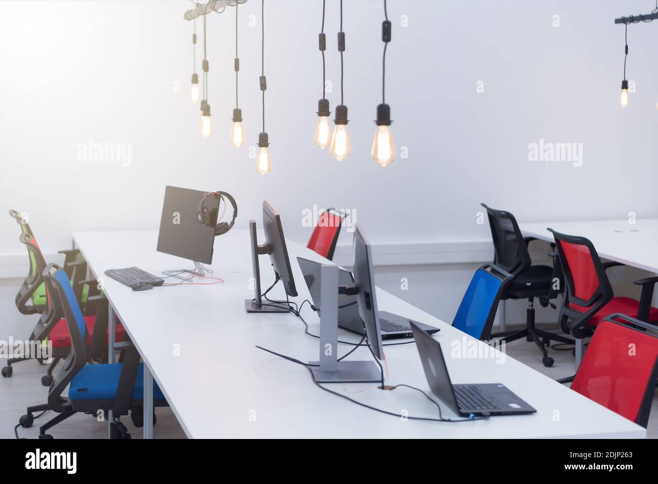 Office abstract desks hi-res stock photography and images - Alamy