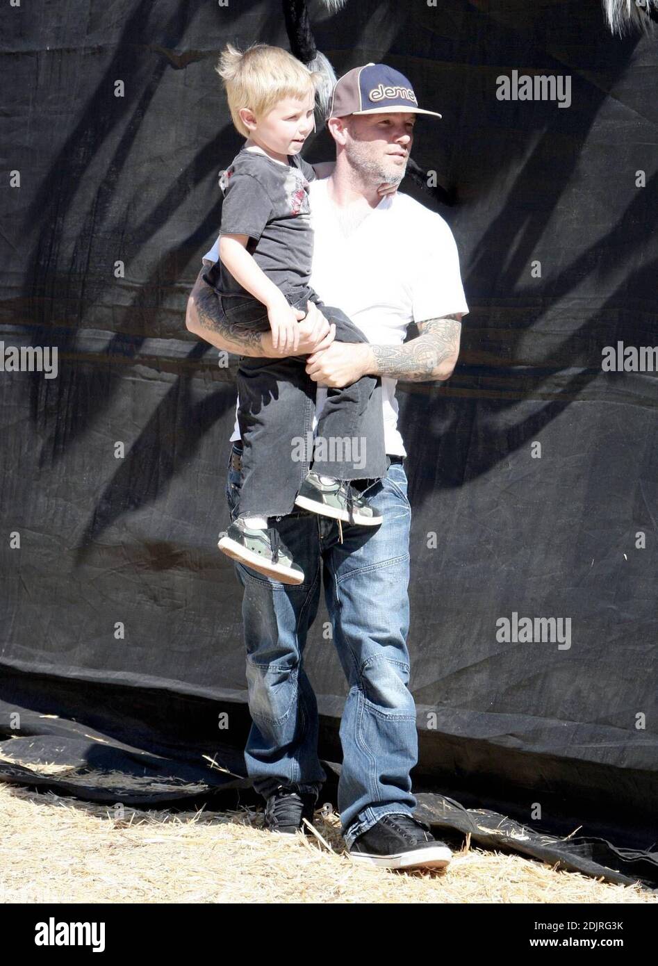 Rocker Fred Durst takes his son Dallas to the Pumpkin Patch in West Hollywood, Ca. 10/27/06 Stock Photo