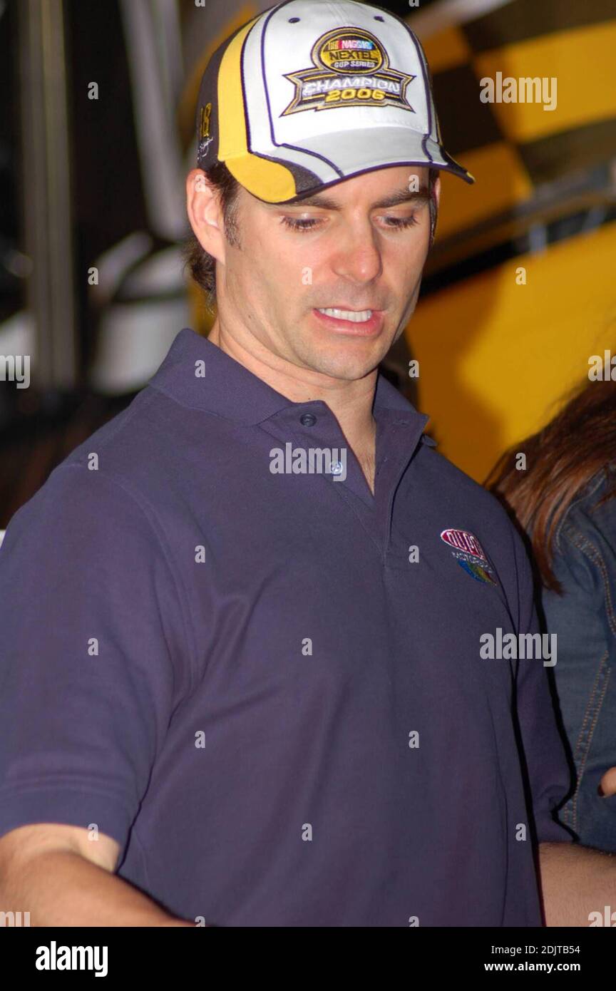 Race car driver Jeff Gordon and wife at the Ford 400 NASCAR NEXTEL Cup