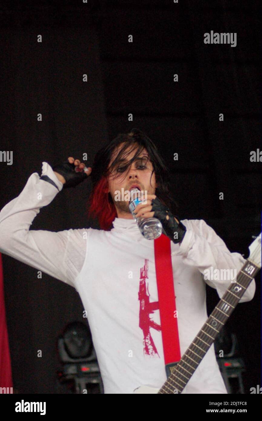 Jared Leto performs with his band '30 Seconds To Mars' at  103.1 FM's 'The Buzz Bake Sale' in West Palm Beach, FL 12/02/06. Stock Photo
