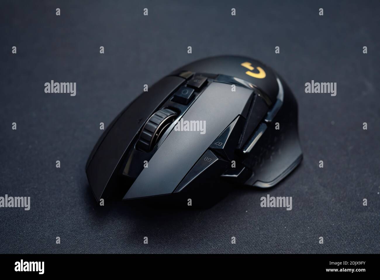 Wireless gaming mouse hi-res stock photography and images - Alamy