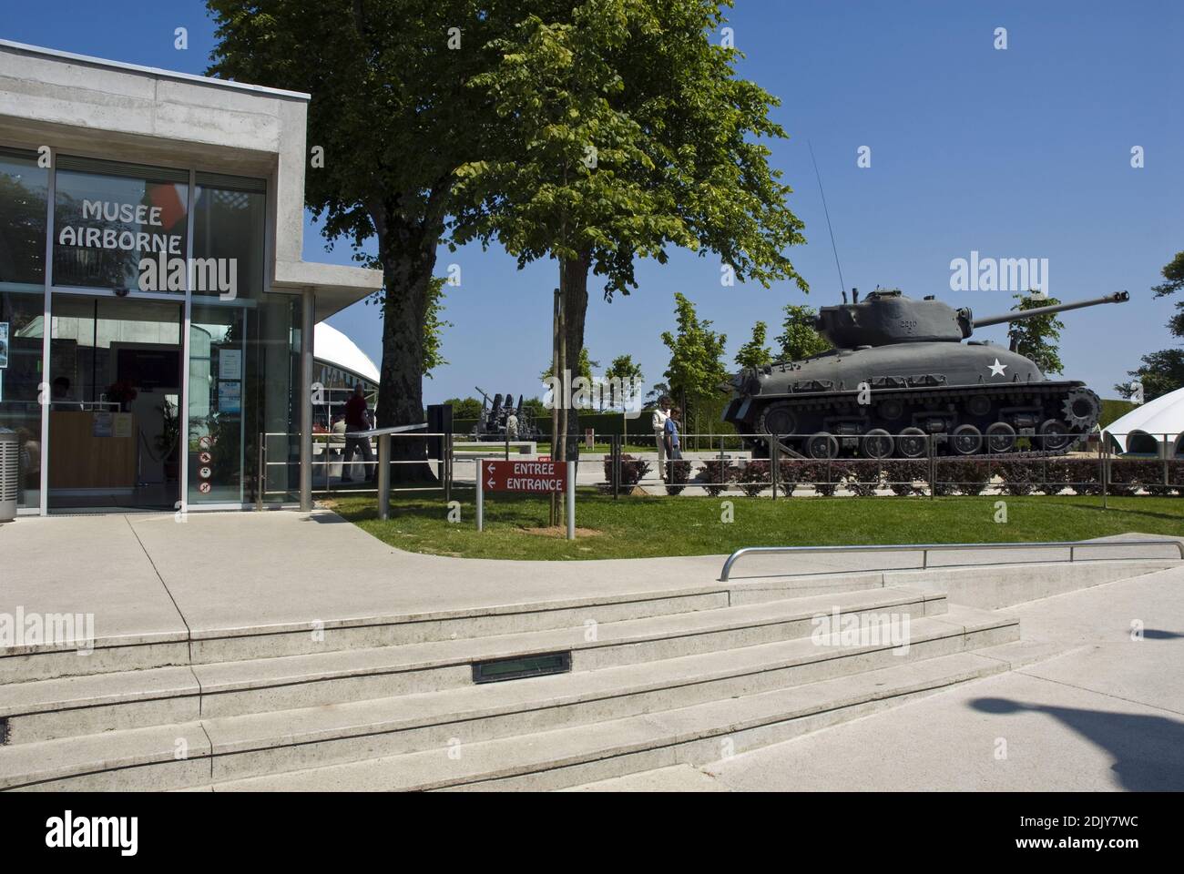 The Airborne Museum (Musee Airborne) at Sainte-Mere-Eglise, is dedicated to the troops of 82nd and 101st Airborne Divisions who landed in the town dur Stock Photo