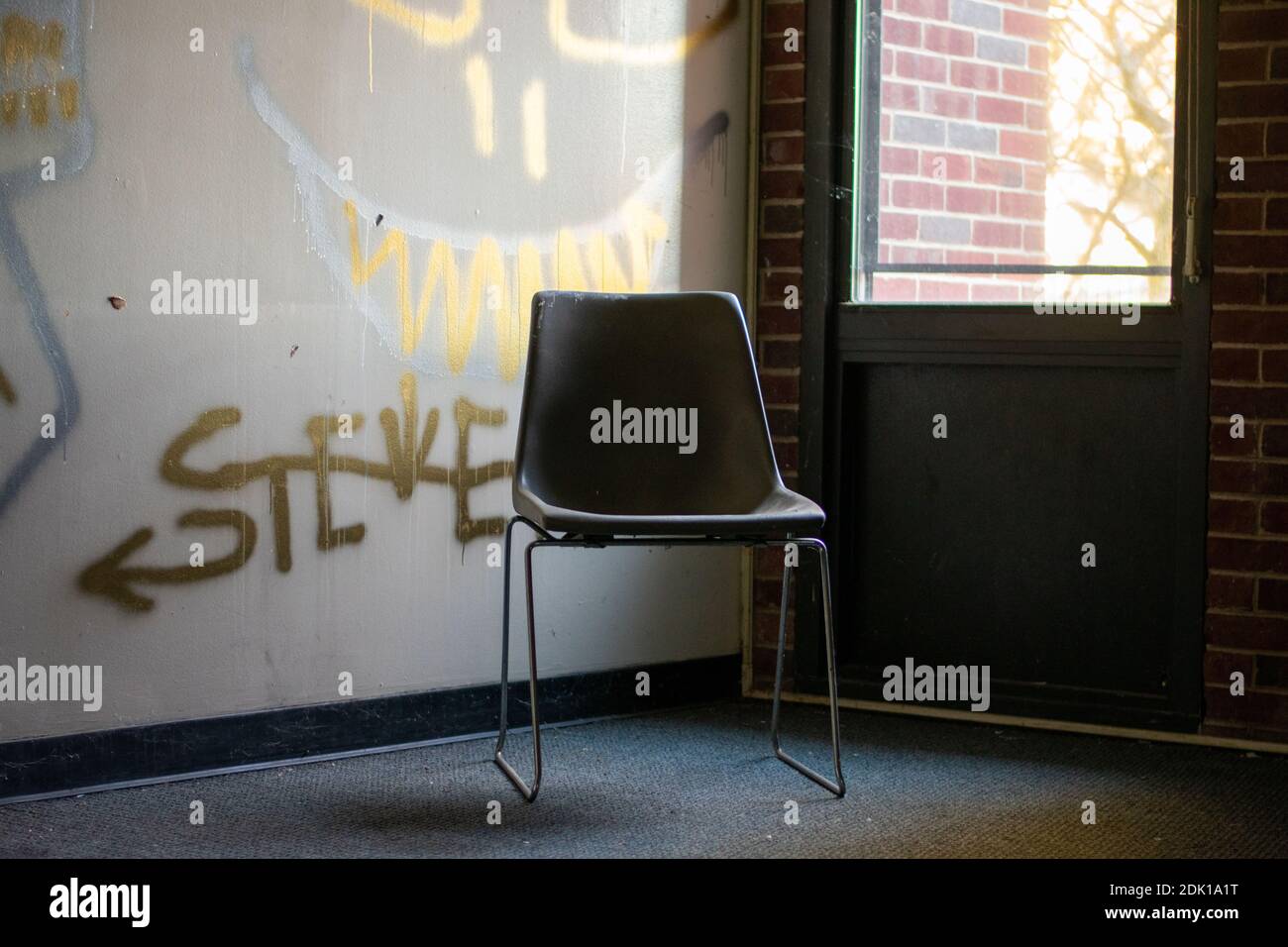 High school classroom empty chair hi-res stock photography and images ...
