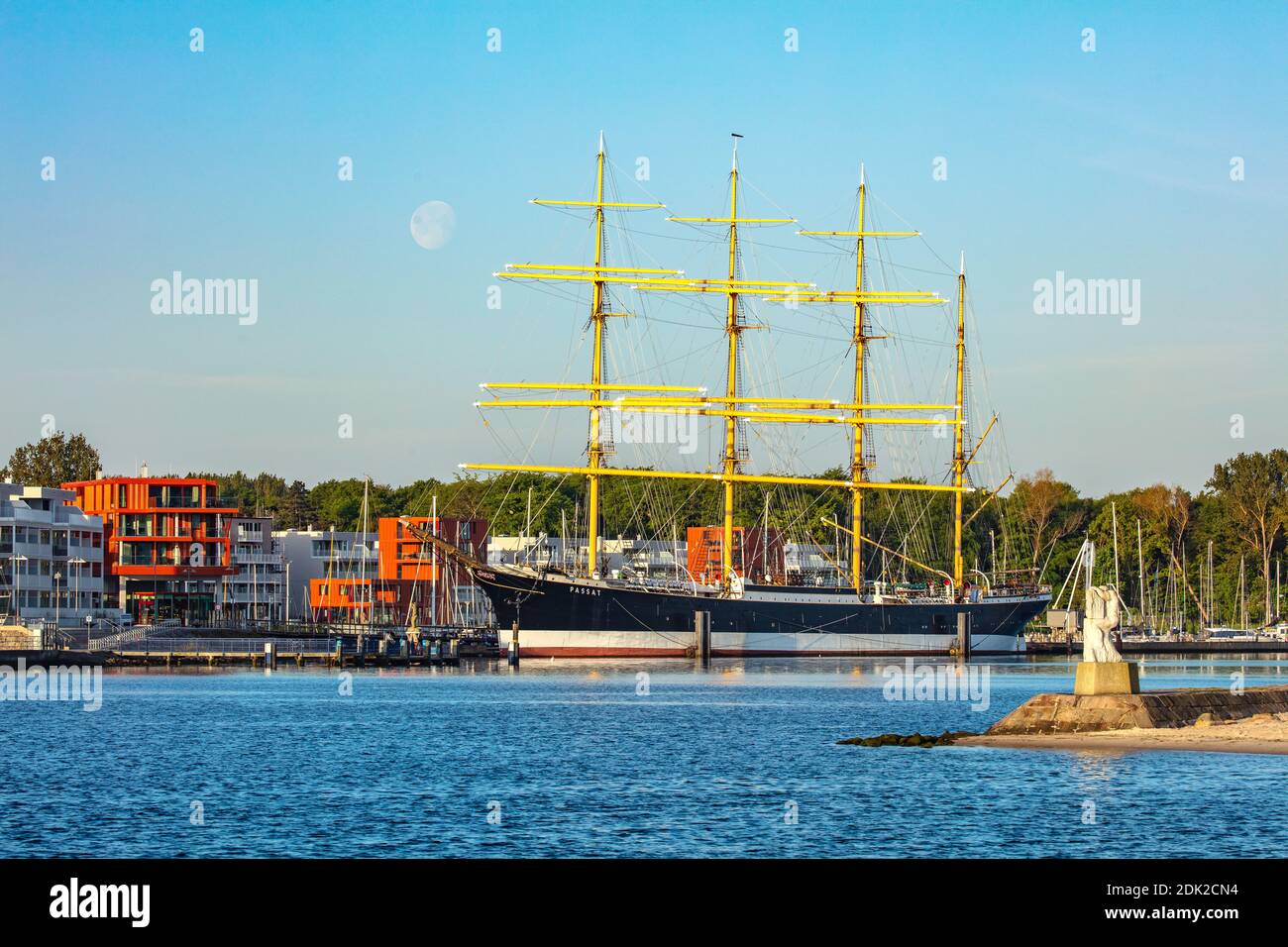 germany-schleswig-holstein-l-beck-book-ostseebad-travem-nde-view