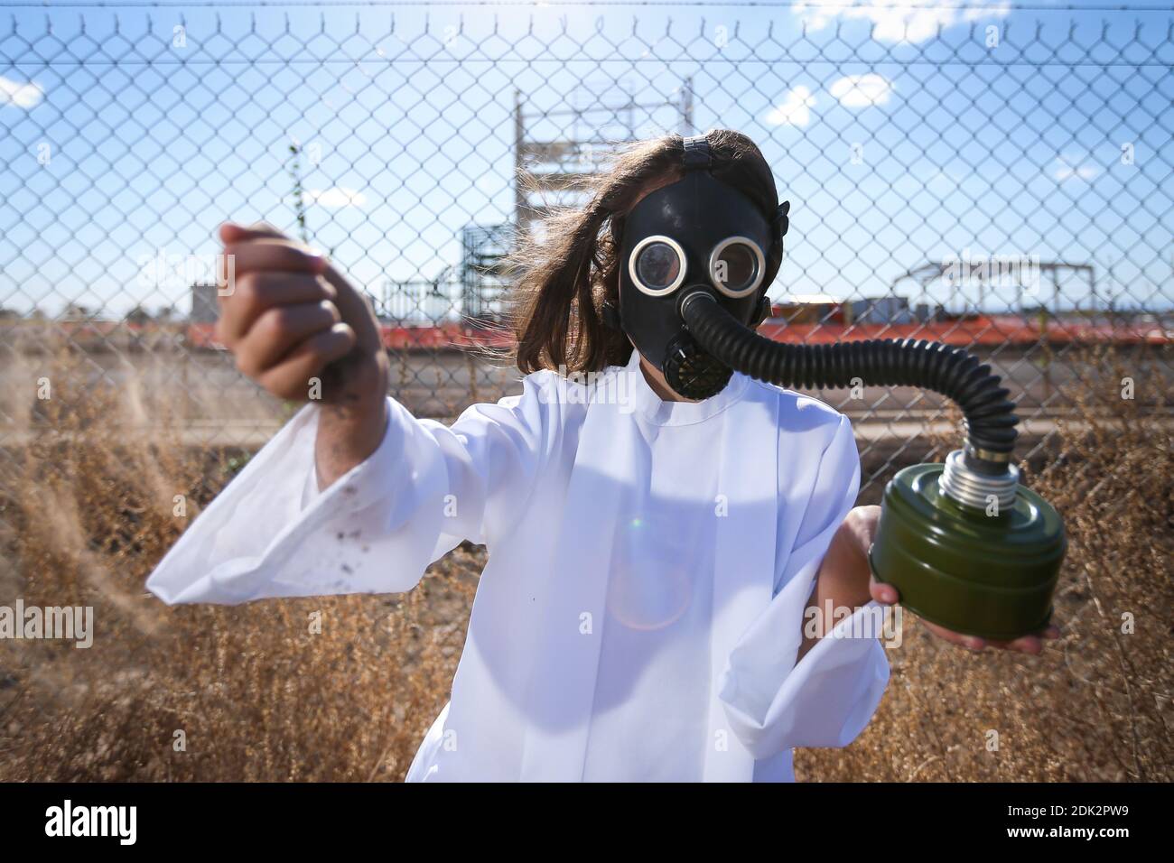 Girl wearing gas mask hires stock photography and images Alamy