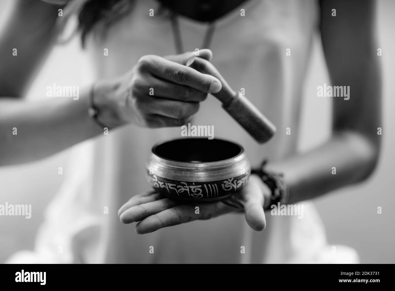Singing bowl woman Black and White Stock Photos & Images Alamy