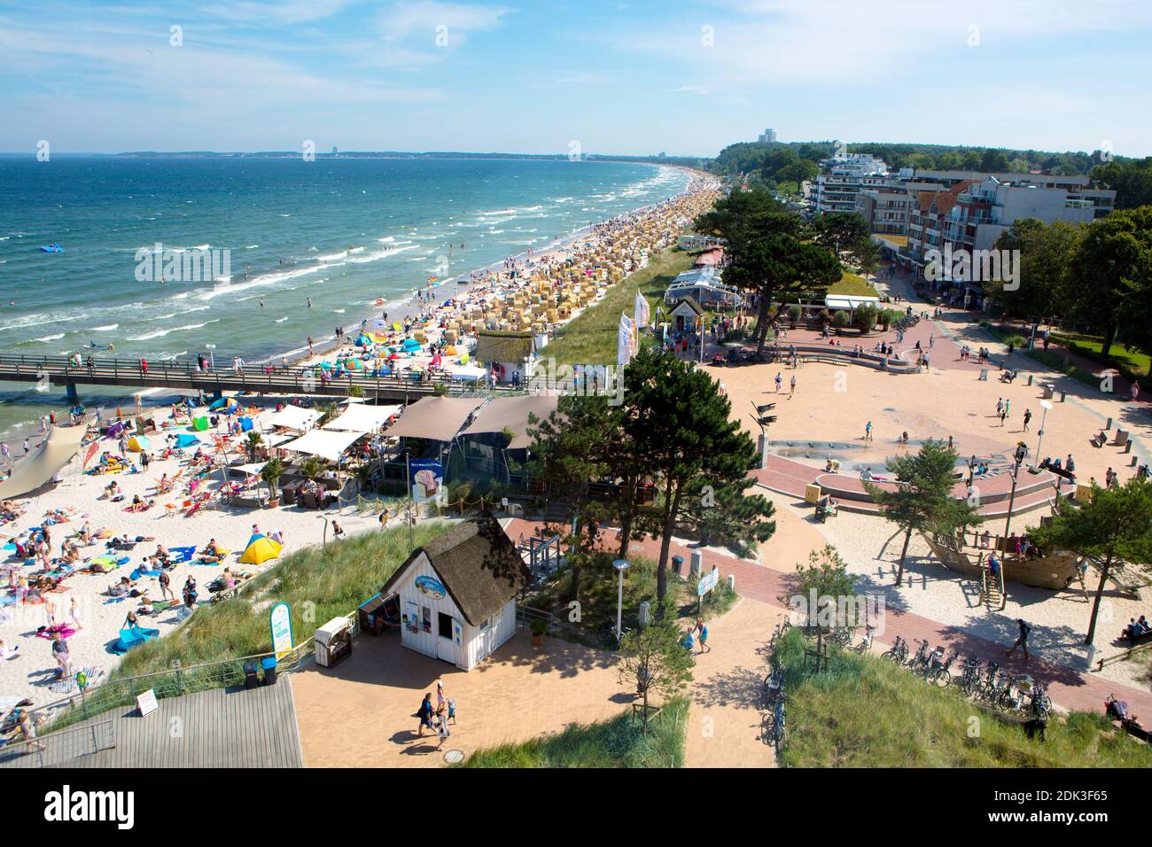 Germany, Schleswig-Holstein, Scharbeutz, Top view of the beach and boardwalk, Stock Photo