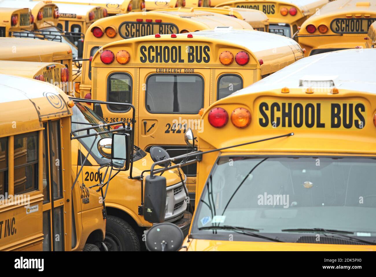 New york city school buses hi-res stock photography and images - Alamy