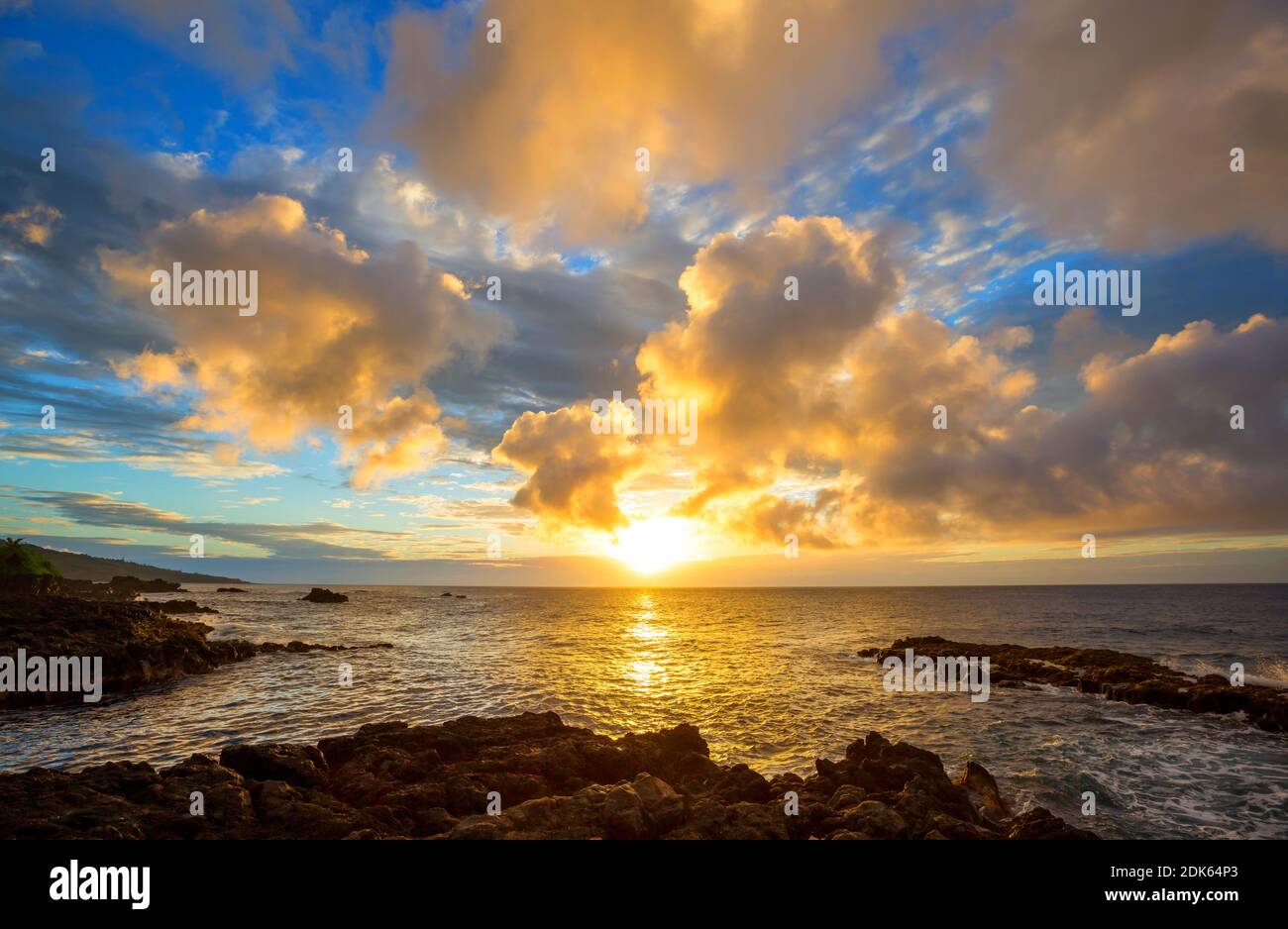 Beautiful scene in Hawaiian sunset Stock Photo - Alamy