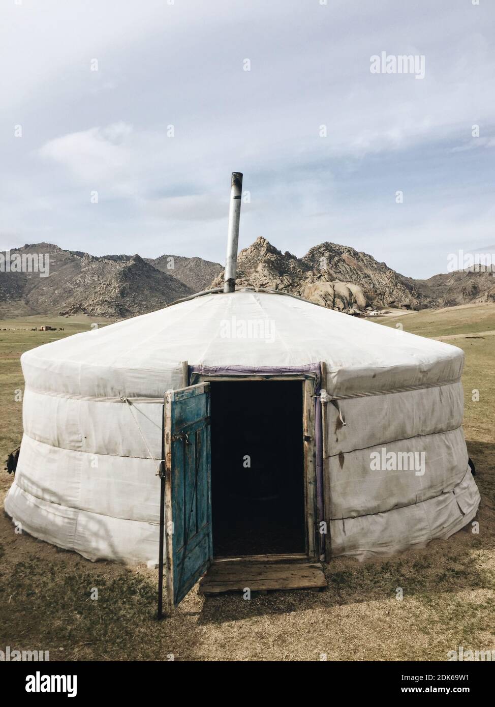 Traditional Mongolian House Stock Photo Alamy