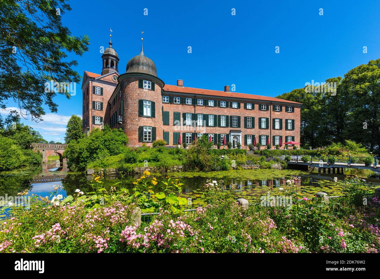 Schleswig-Holstein, Holsteinische Schweiz, Putin. Eutiner Schloss im Schlosspark. Stock Photo