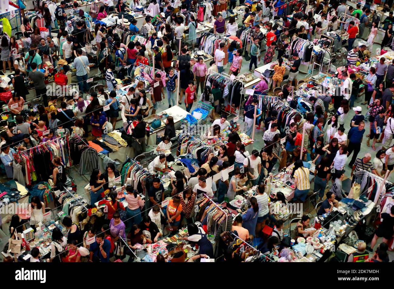 Mid Year Sale Hi Res Stock Photography And Images Alamy