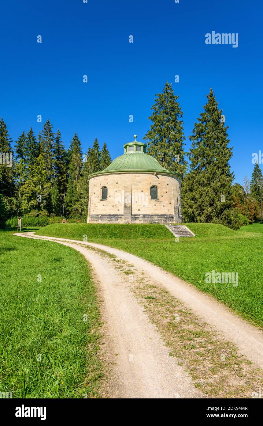 Germany, Bavaria, Upper Bavaria, Oberland, Miesbach, Mangfalltal, Reisach moated castle, 'Reisacher Brunnen-Tempietto', well temple Stock Photo