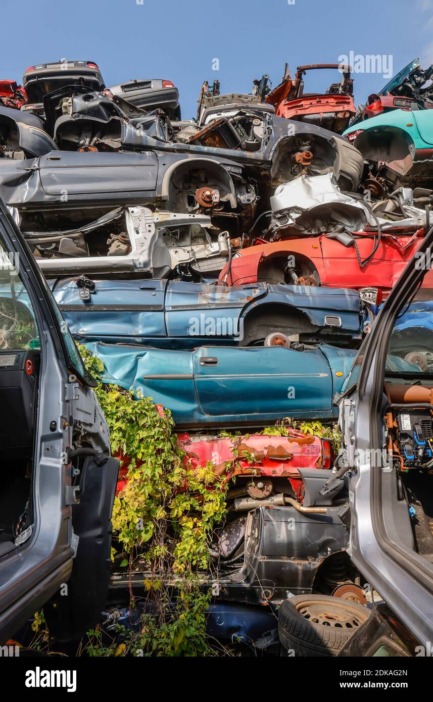 Old cars for sale hi-res stock photography and images - Alamy