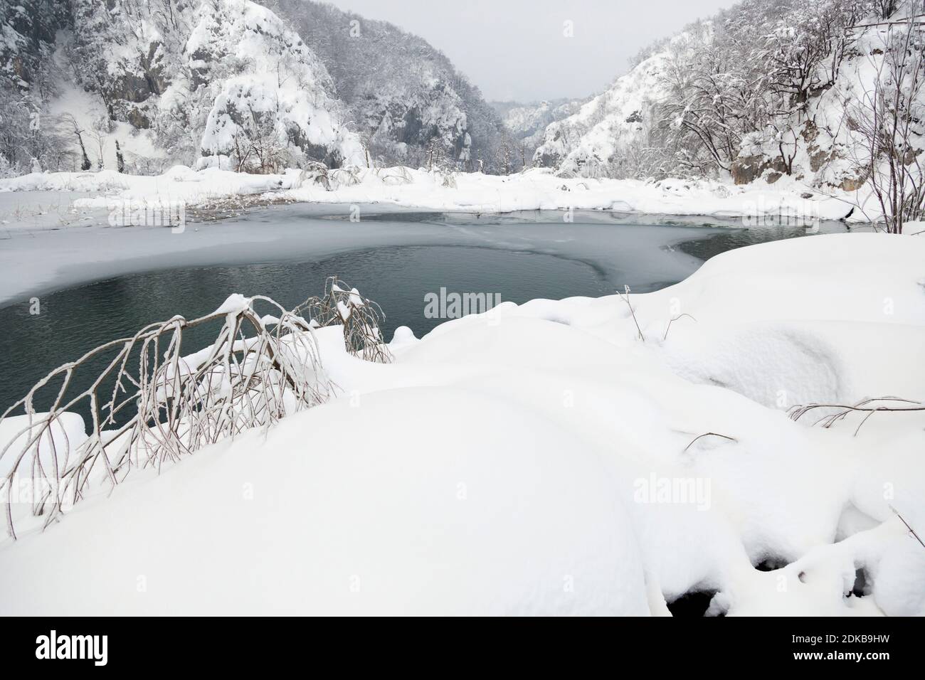 Frozen Waterfalls On Plitvice Lakes Np Stock Photo Alamy
