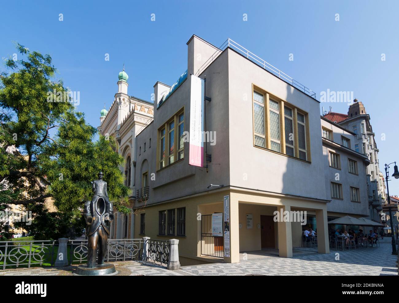 Praha, Spanish Synagogue, Franz Kafka monument in Josefov (Jewish Quarter, Josefstadt), Praha, Prag, Prague, Czech Stock Photo