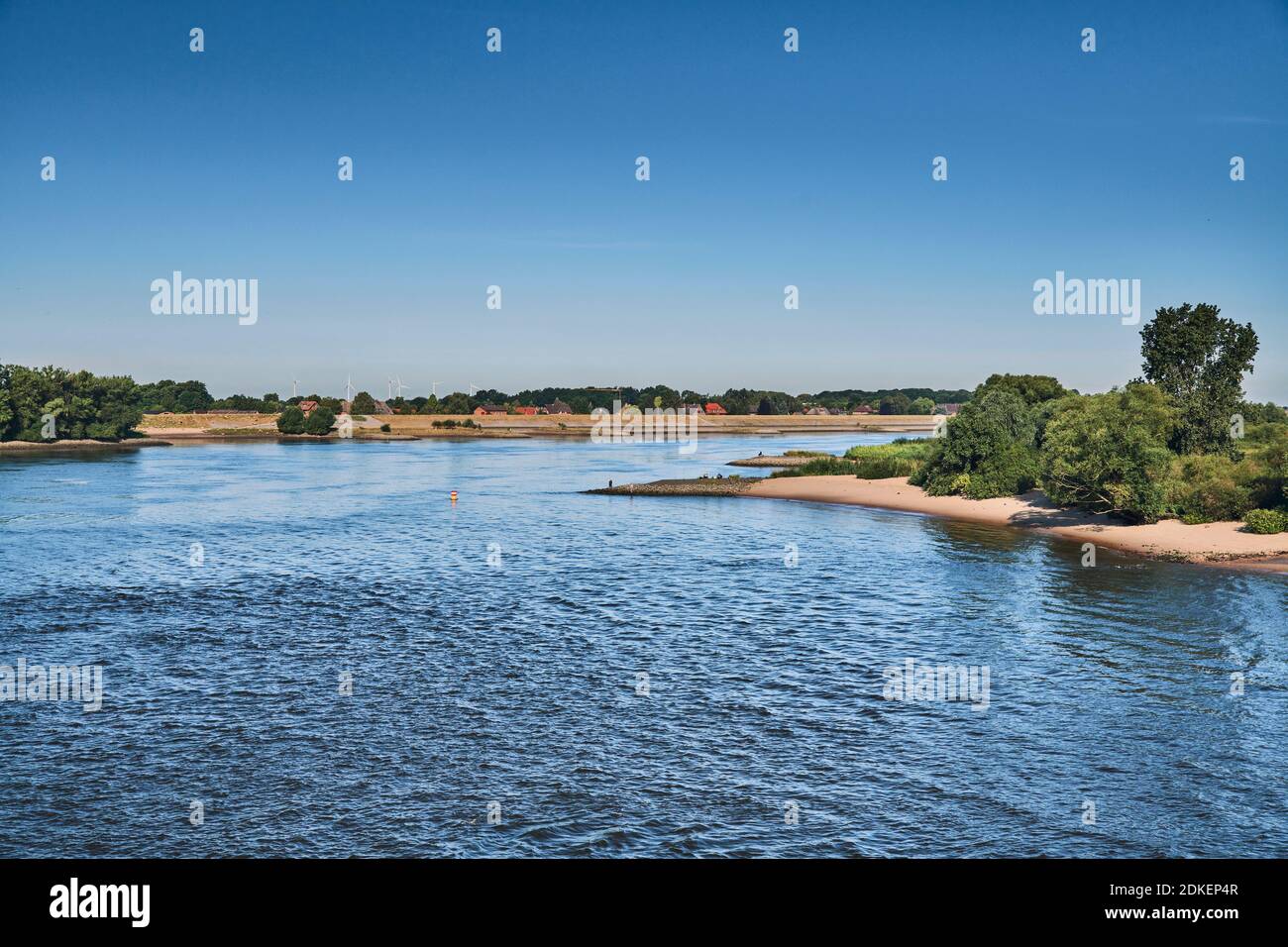 Natural landscape, Elbe Valley, Germany, Northern Germany, Schleswig-Holstein, Elbe, Elbe bridge Geesthacht, looking downstream towards Drage, on the right the Elbe island Geesthacht and Besenhorster Sandberge Stock Photo