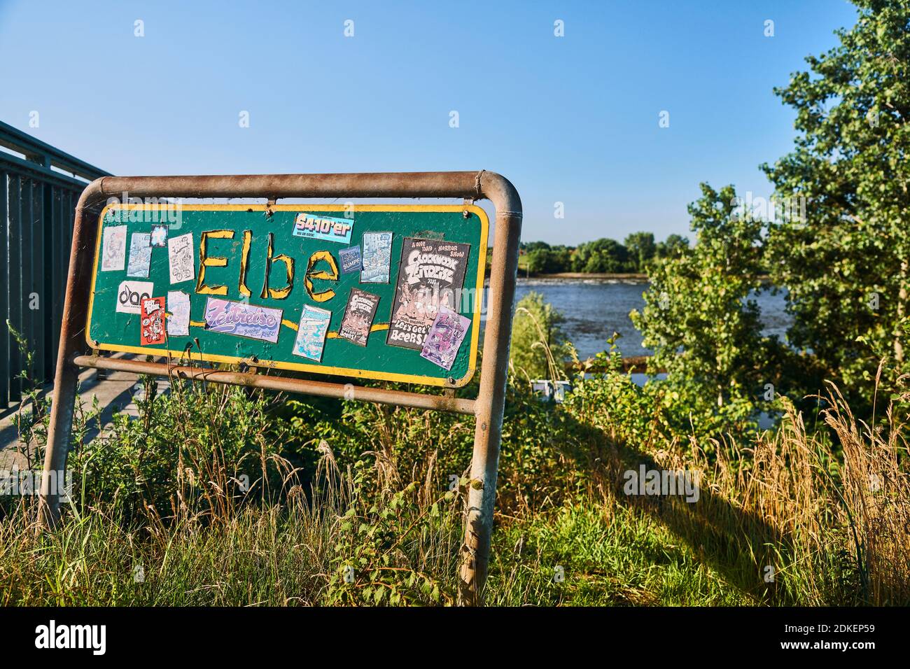 Traffic infrastructure, information sign, Germany, Northern Germany, Schleswig-Holstein, Elbe, Elbe bridge Geesthacht, green sign on the road bridge of the B404, writing Elbe, weathered stickers Stock Photo