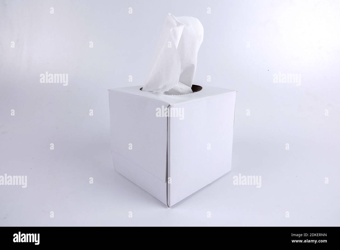 Download Tissue Box Mock Up White Tissue Box Blank Label And No Text For Mock Up Packaging Stock Photo Alamy