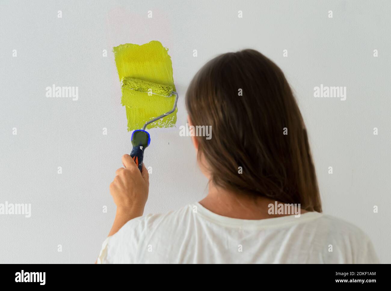 Yellow room woman painting hi-res stock photography and images - Alamy