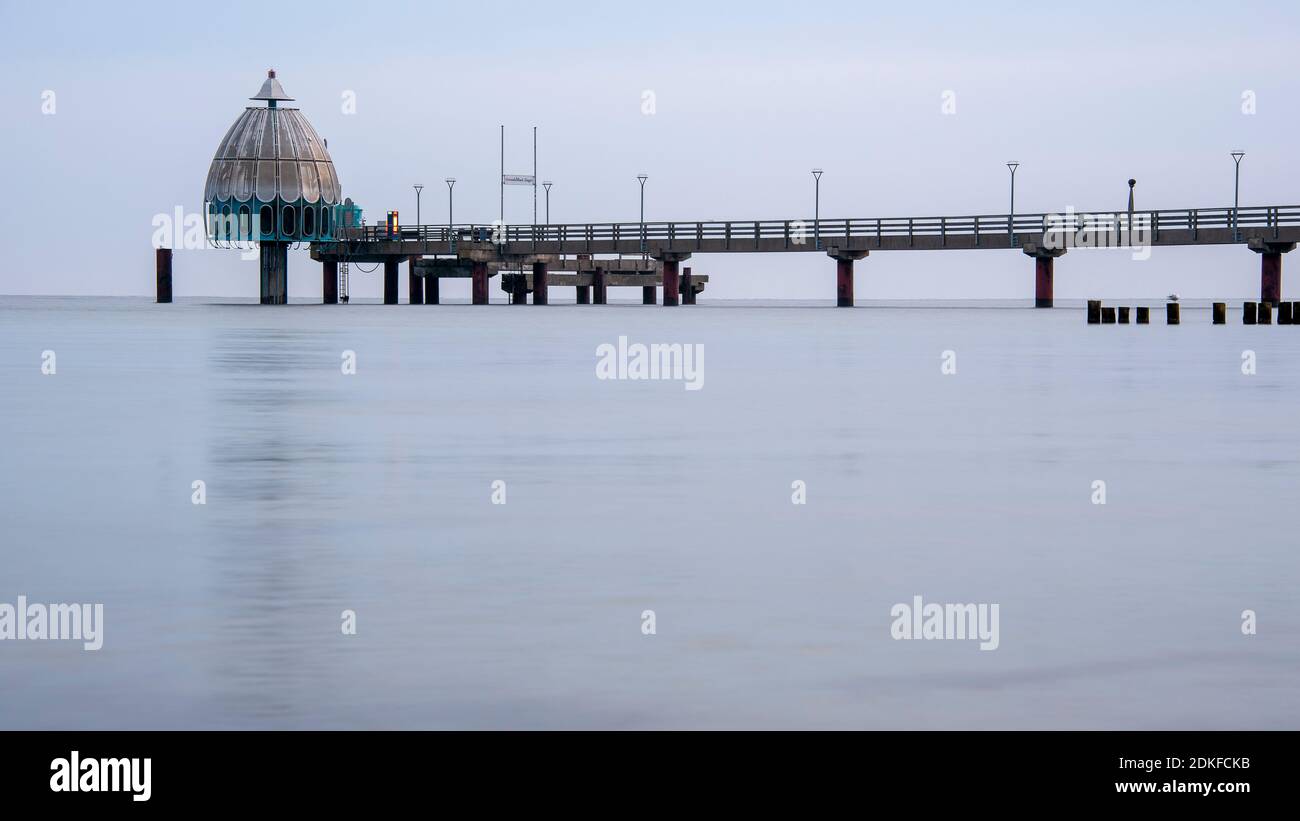 Germany, Mecklenburg-Western Pomerania, Fischland-Darß-Zingst peninsula, diving gondola and pier in Zingst, Baltic Sea Stock Photo