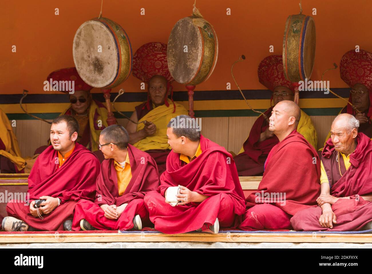 Tibetan monks drums hi-res stock photography and images - Alamy