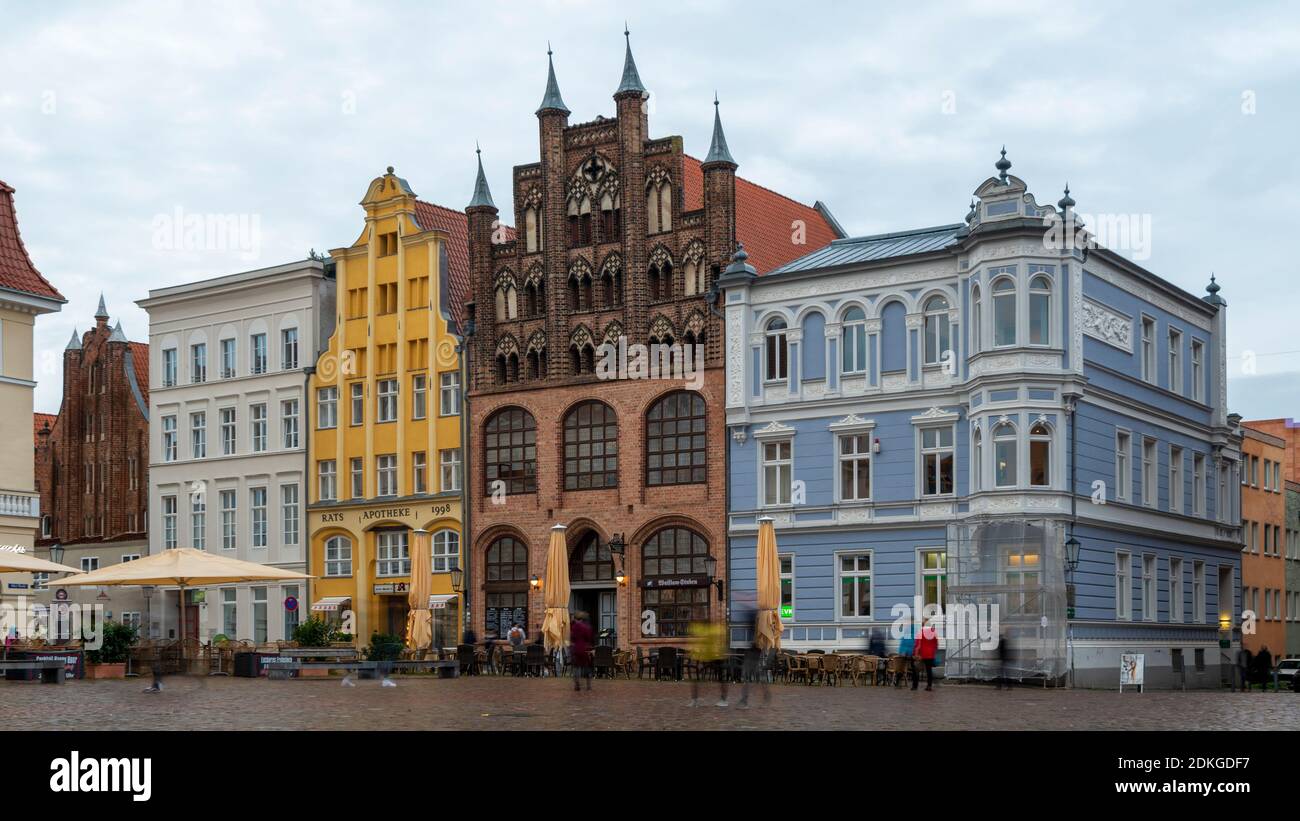 Germany, Mecklenburg-Western Pomerania, Stralsund, historic houses on the old market, Hanseatic city of Stralsund Stock Photo