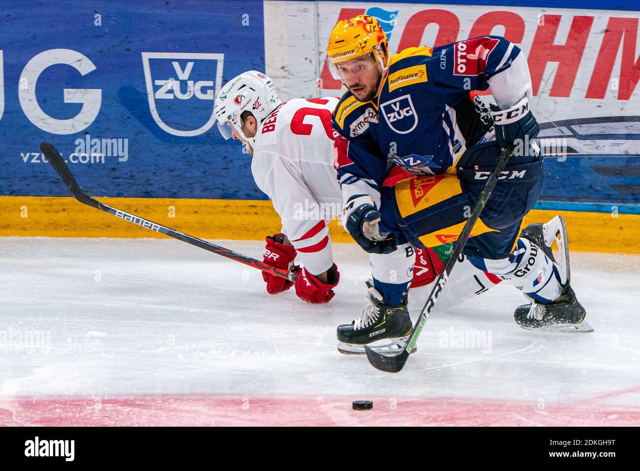 Top Scorer Jan Kovar Zug Takes The Puck From 22 Christoph Bertschy Lausanne And Places It 1 0 During The National League Regular Season Ice Hockey Game Between Ev Zug And Lausanne