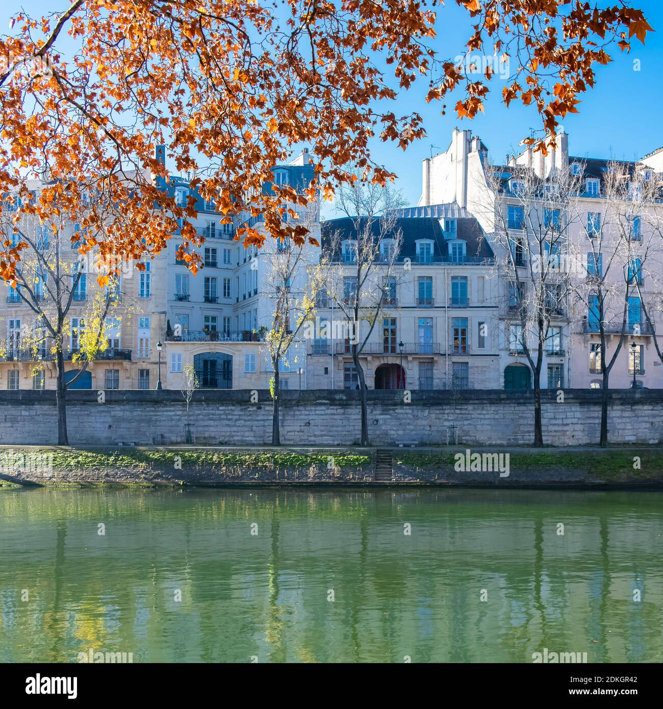 Paris, ile SaintLouis, beautiful houses quai d’Anjou Stock Photo Alamy