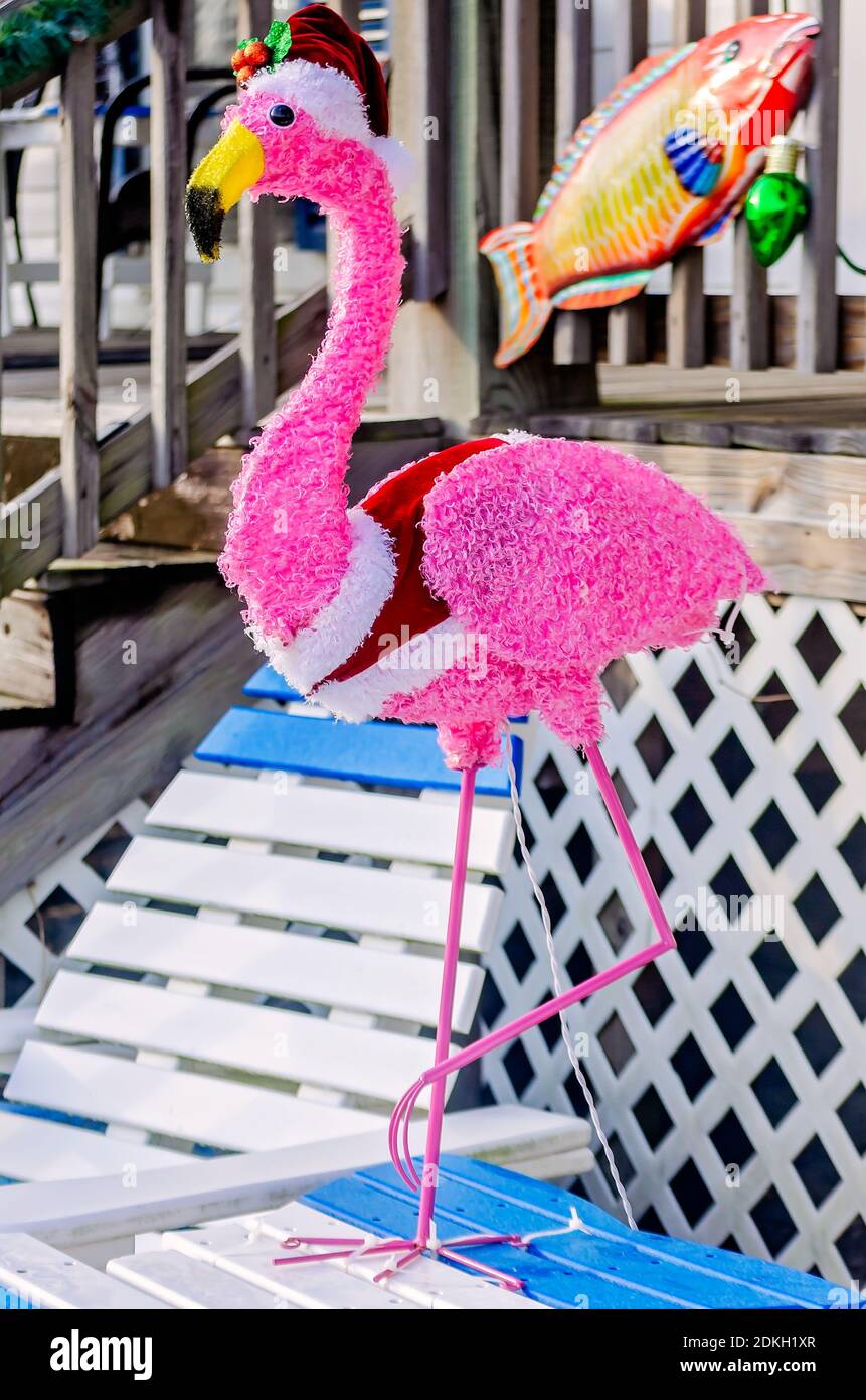 Flamingo statue hi-res stock photography and images - Alamy