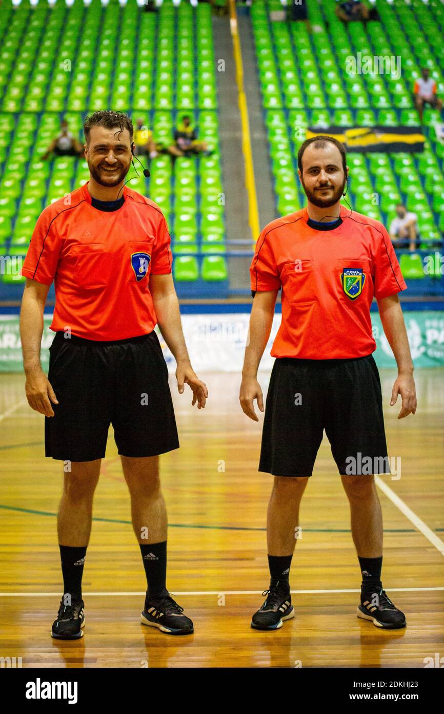 ARUJÁ, SP - 15.12.2020: 1 DIA DA LIGA NACIONAL DE HANDEBOL 2020 - Match between Unicep/AHB/São Carlos x Carajás Handball of the 1st Round of the Classification Phase of the National Men's Handball League 2020. This year's competition will be in the form of a &quot;bubble&quot;, even used in the NBA, with isolation zone, strict protocols control and all 12 teams will be tested for Covid-19. On December 15th, 2020 at Perfect Liberty in Arujá (SP). (Photo: Bruno Ruas/Fotoarena) Stock Photo