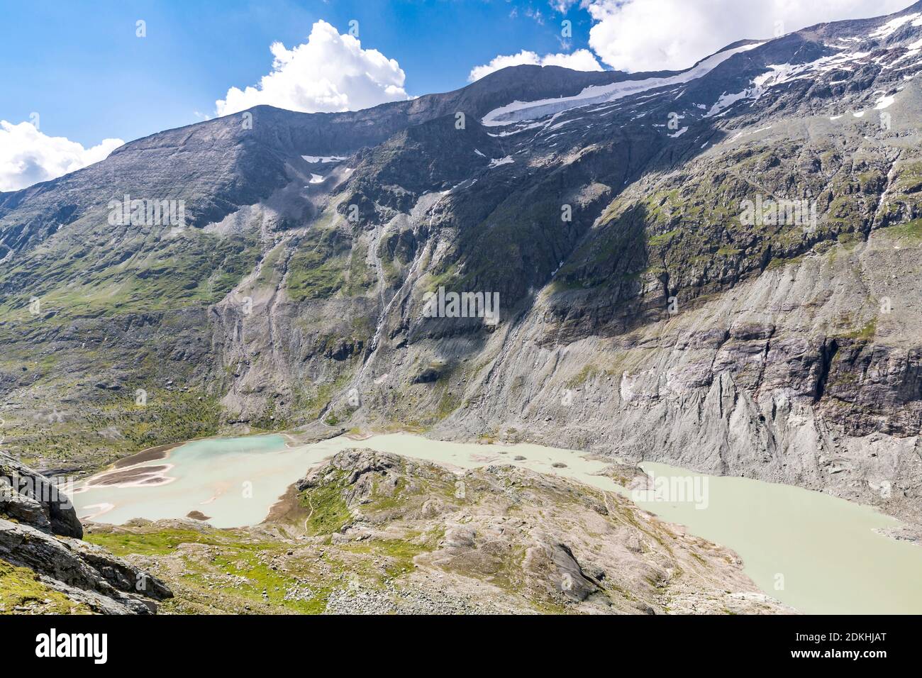 Pasterzengrund with Sandersee, view from Kaiser-Franz-Josefs-Höhe, behind the head of the ladder and the sword head, Hohe Tauern National Park, Carinthia, Austria Stock Photo