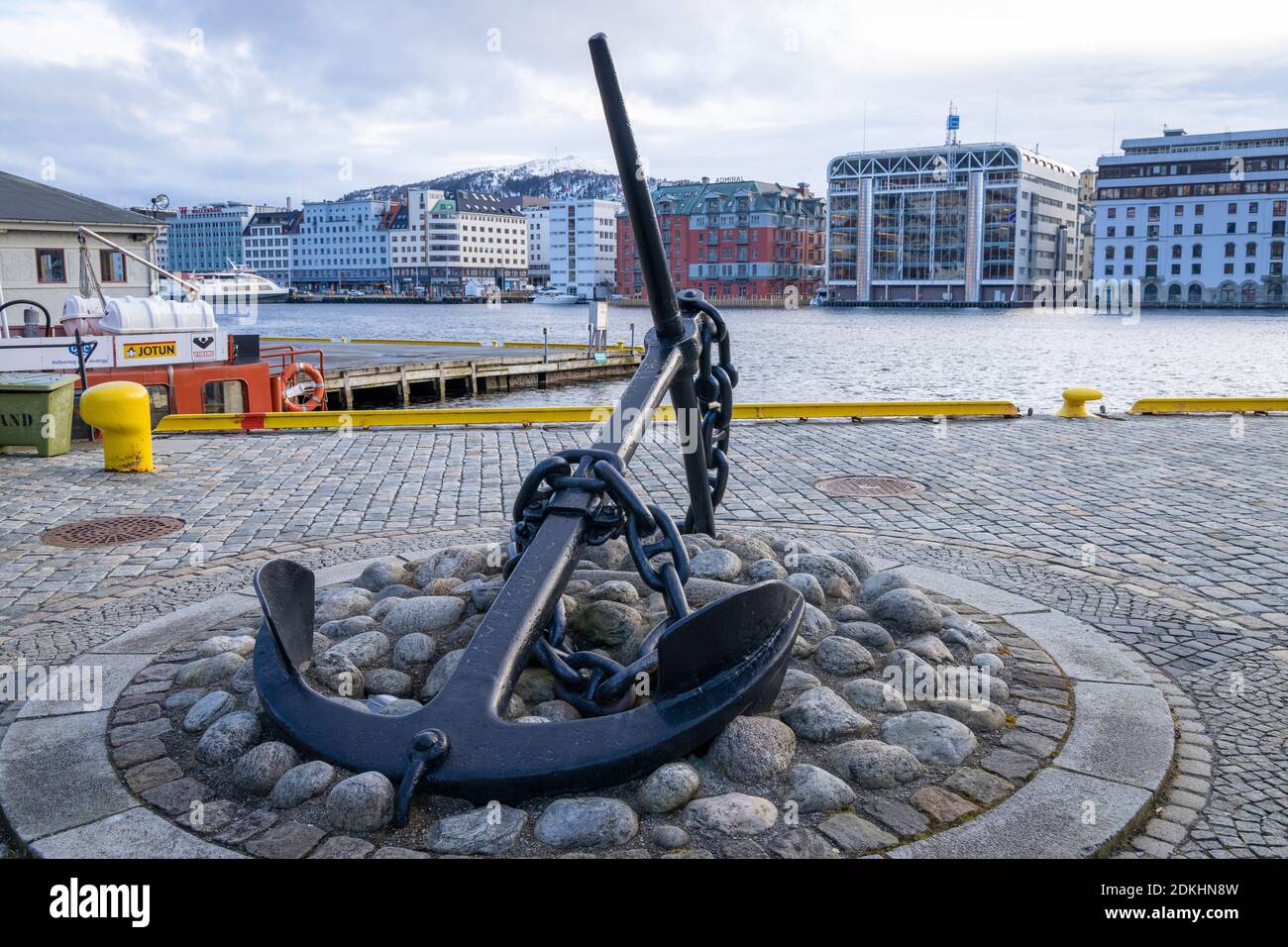 old anchor at the harbour of Bergen Stock Photo Alamy