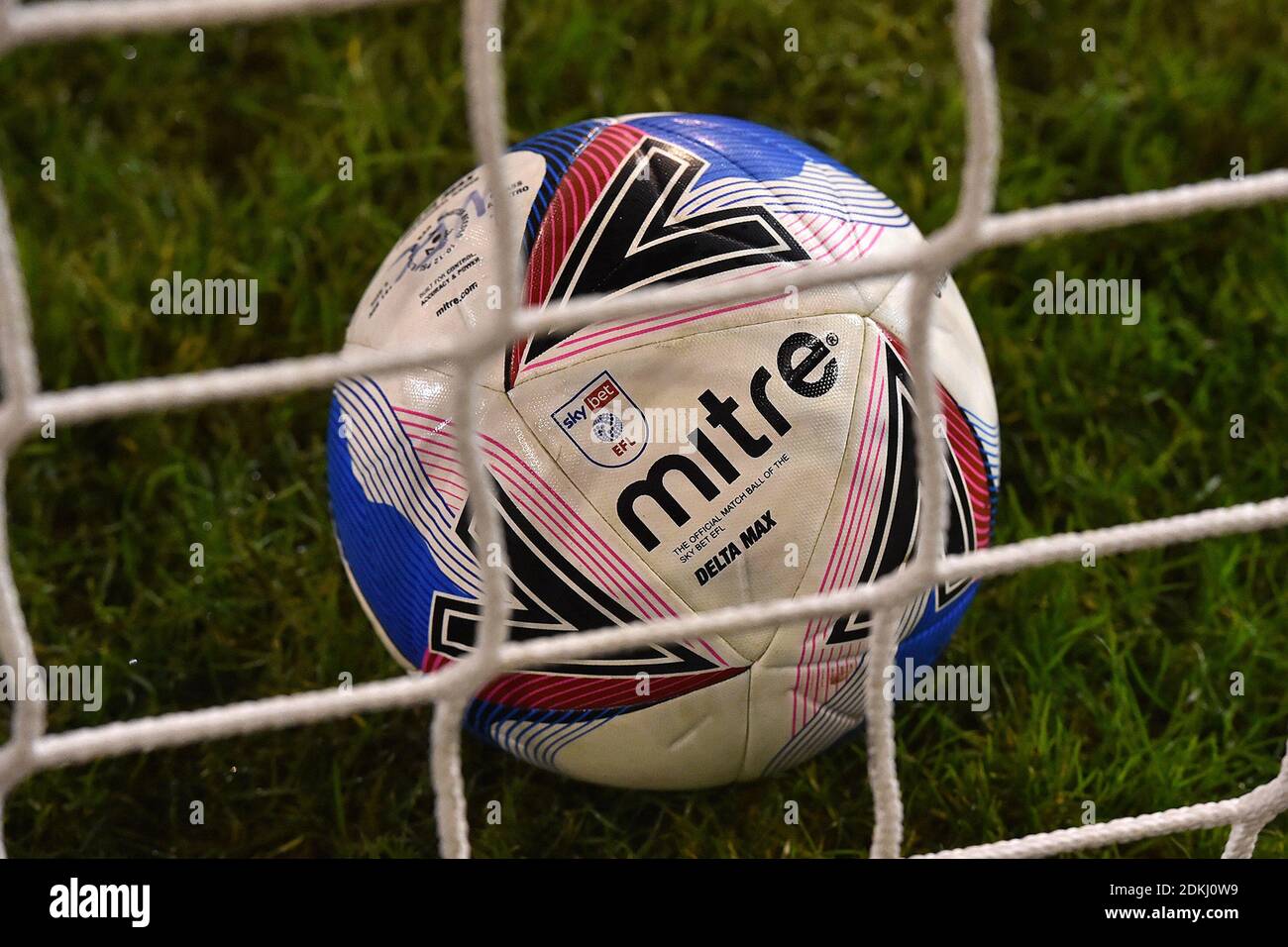 OLDHAM, ENGLAND. DECEMBER 15TH. EFL match ball before the Sky Bet League 2 match between Oldham Athletic and Walsall at Boundary Park, Oldham on Tuesday 15th December 2020. (Credit: Eddie Garvey | MI News) Credit: MI News & Sport /Alamy Live News Stock Photo