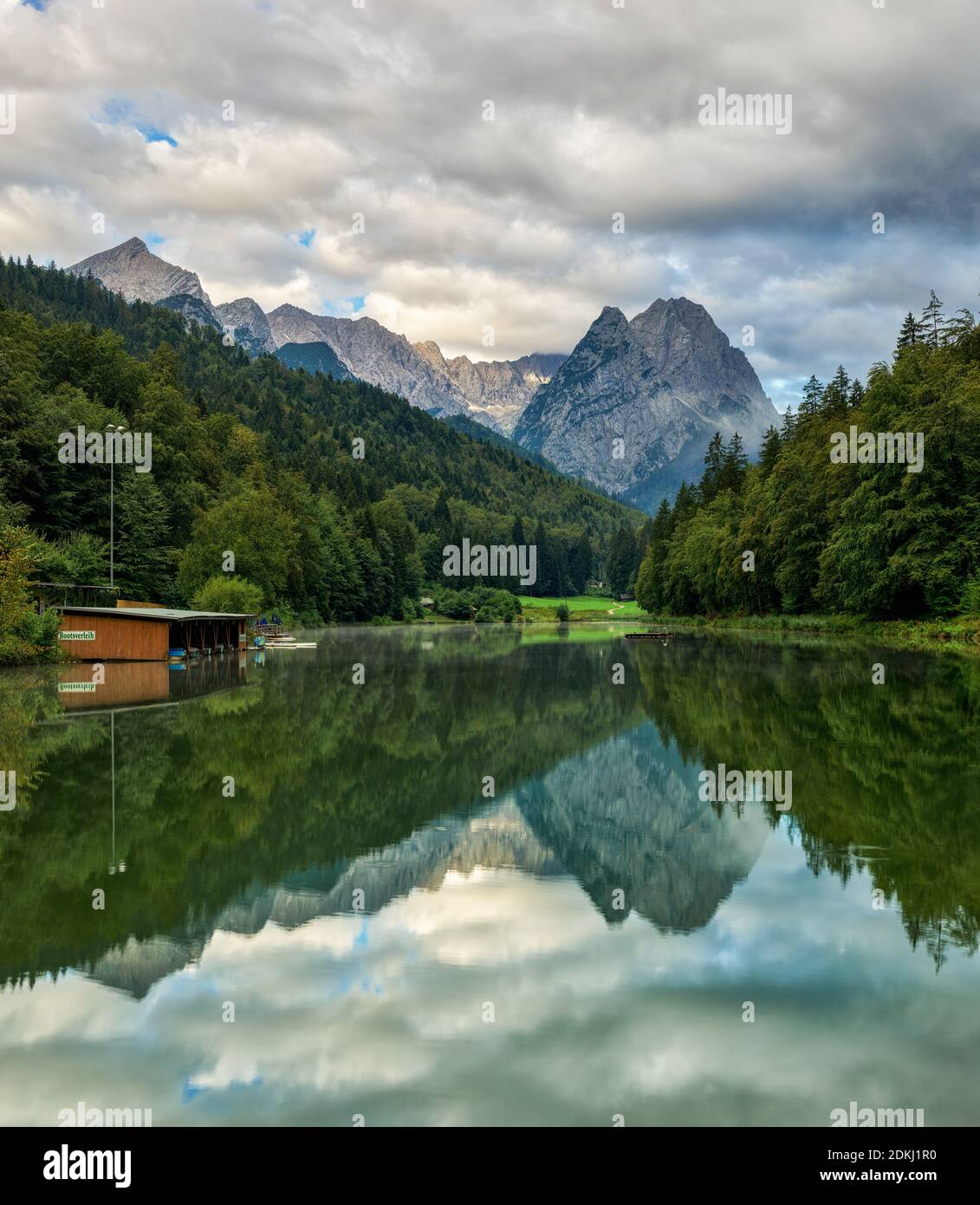 Lake, lakeshore, reservoir, artificial lake, jetty, meadow, forest ...