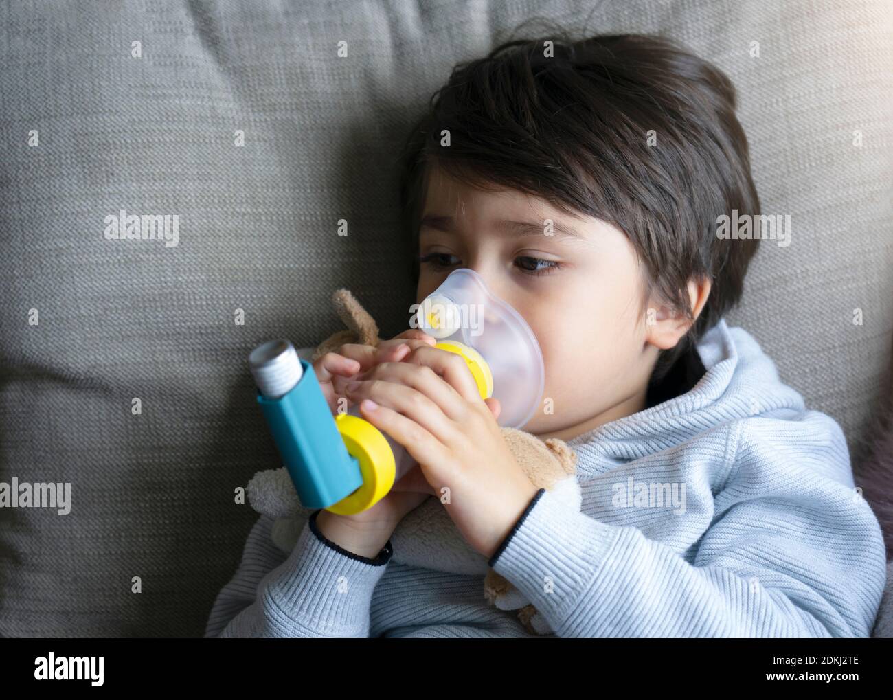 Child chest breathing hires stock photography and images Alamy