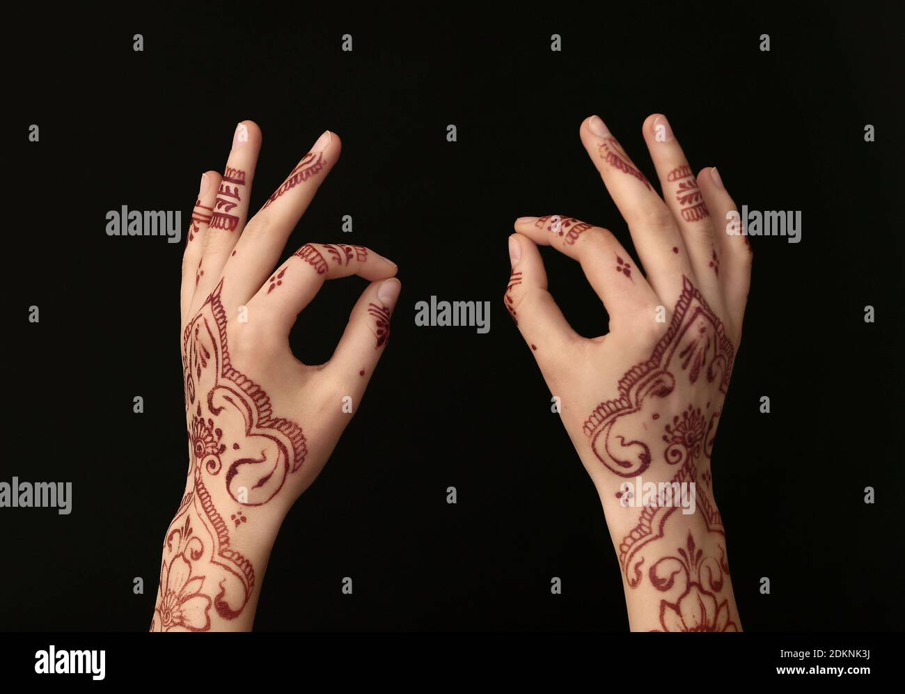 Page 6 Bridal Mehndi Design High Resolution Stock Photography And Images Alamy Page 6 Bridal Mehndi Design High Resolution Stock Photography And Images Alamy