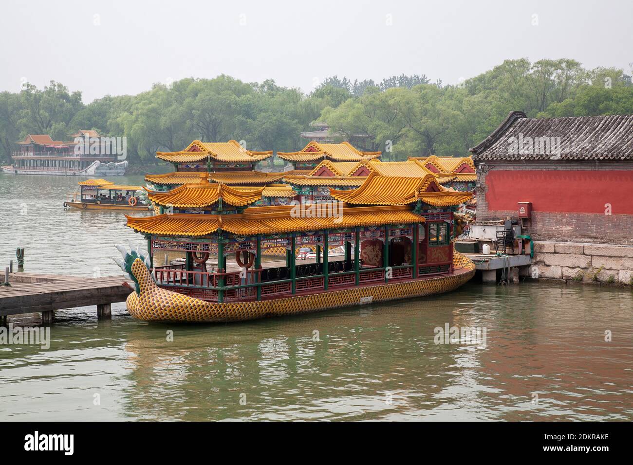 Large ornate tourist boat hi-res stock photography and images - Alamy