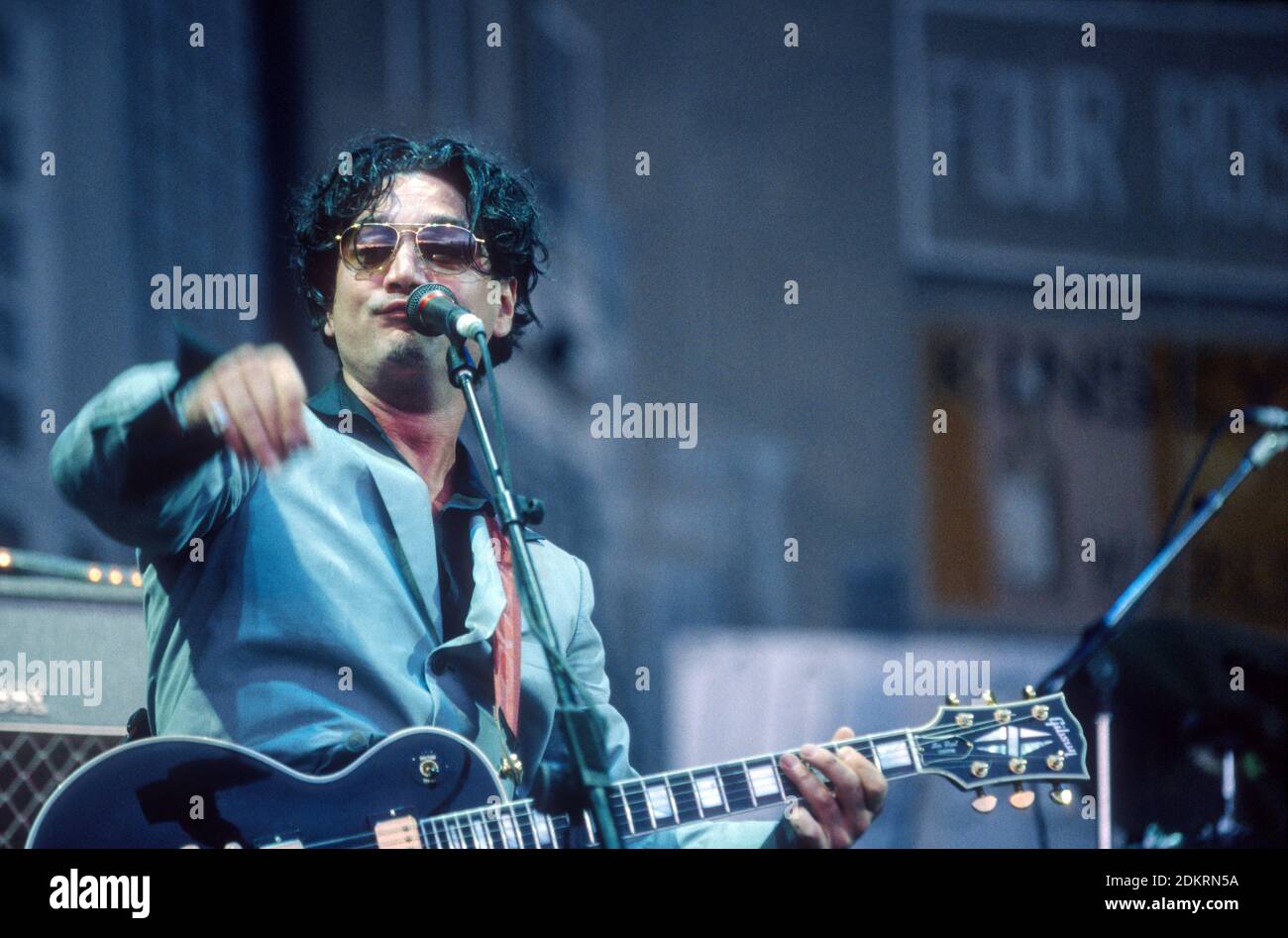 Huey Morgan Of The Fun Lovin Criminals Performing At The Glastonbury huey-morgan-of-the-fun-lovin-criminals-performing-at-the-glastonbury