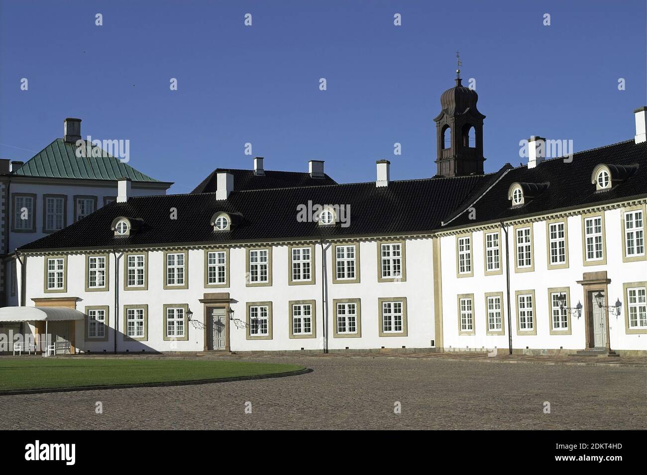 Denmark Dänemark Fredensborg Palace; Schloss Fredensborg; Fredensborg Slot; Fragment of the right wing of the residence. Fragment des rechten Flügels Stock Photo