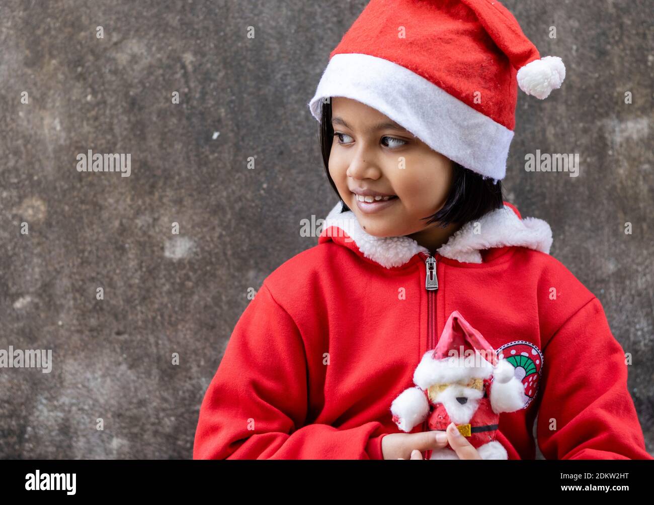 Indian girl child red dress hi-res stock photography and images - Alamy