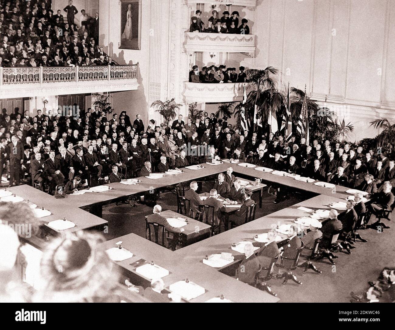 The signing of the Treaty of Versailles (28 June 1919 – Versailles, France) Stock Photo