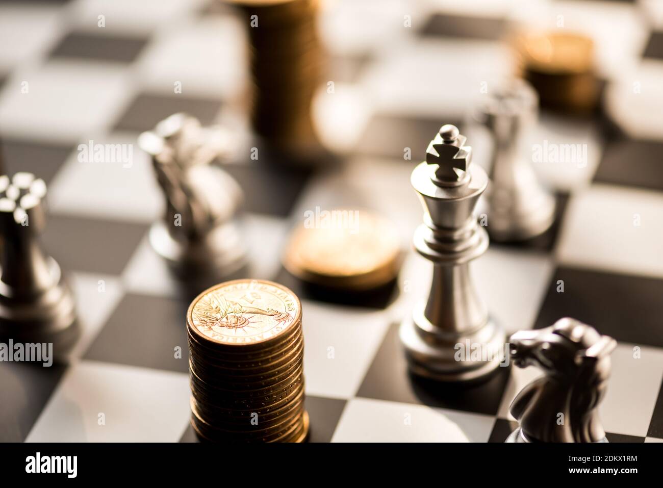 King queen chess coins hi-res stock photography and images - Alamy