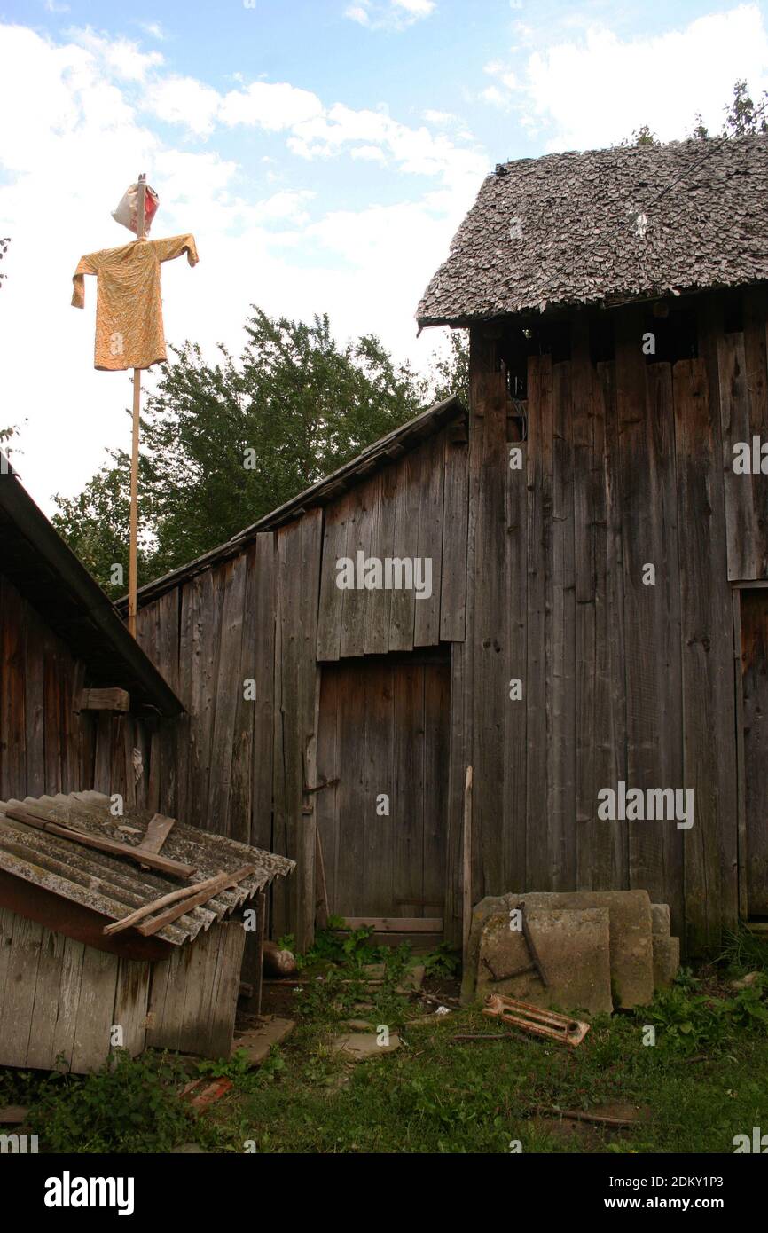 Scarecrow clothing hi-res stock photography and images - Alamy