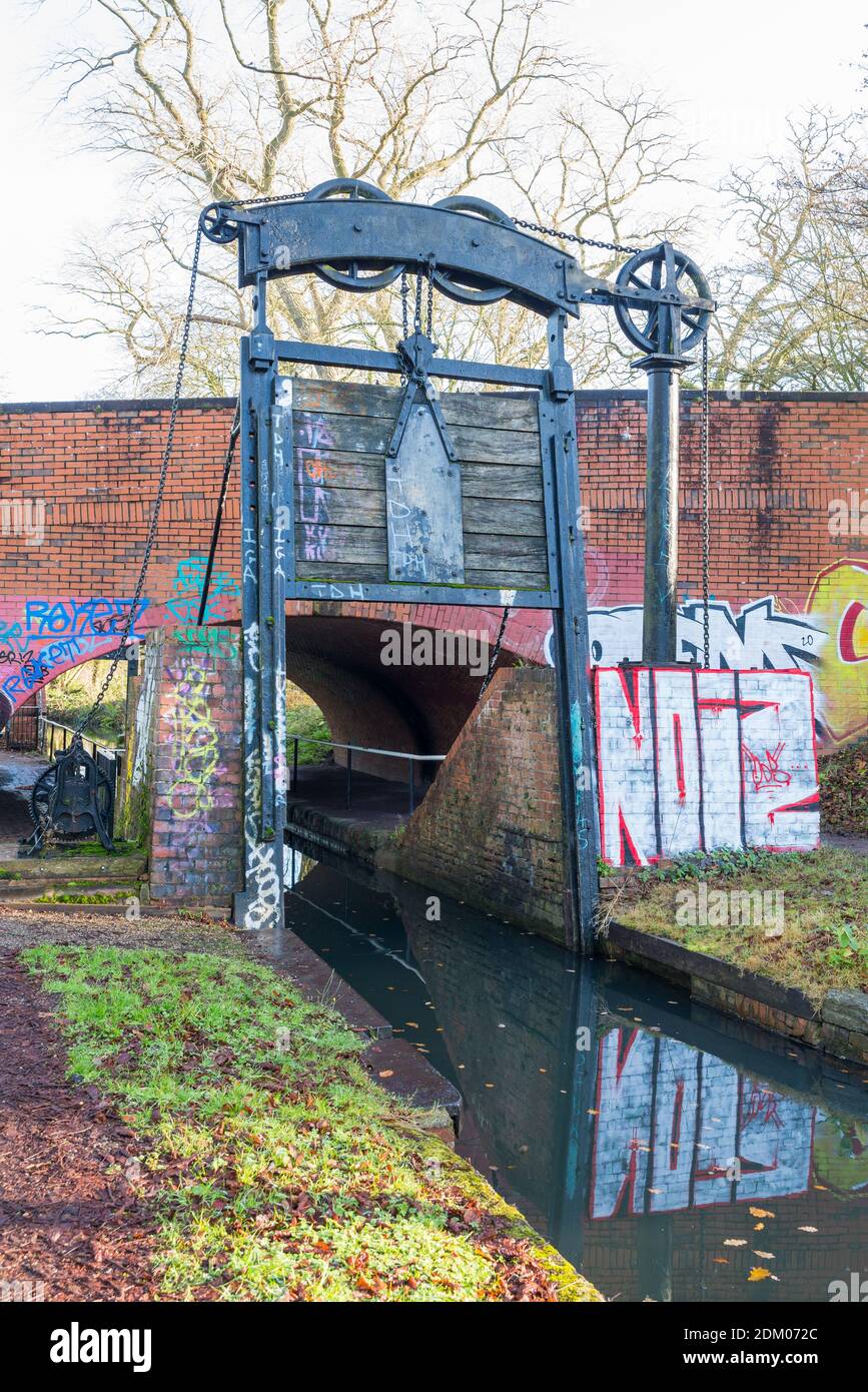 Kings Norton Guillotine Stop-Lock on the Stratford-on-Avon Canal at Lifford Lane, Kings Norton, Birmingham, UK Stock Photo