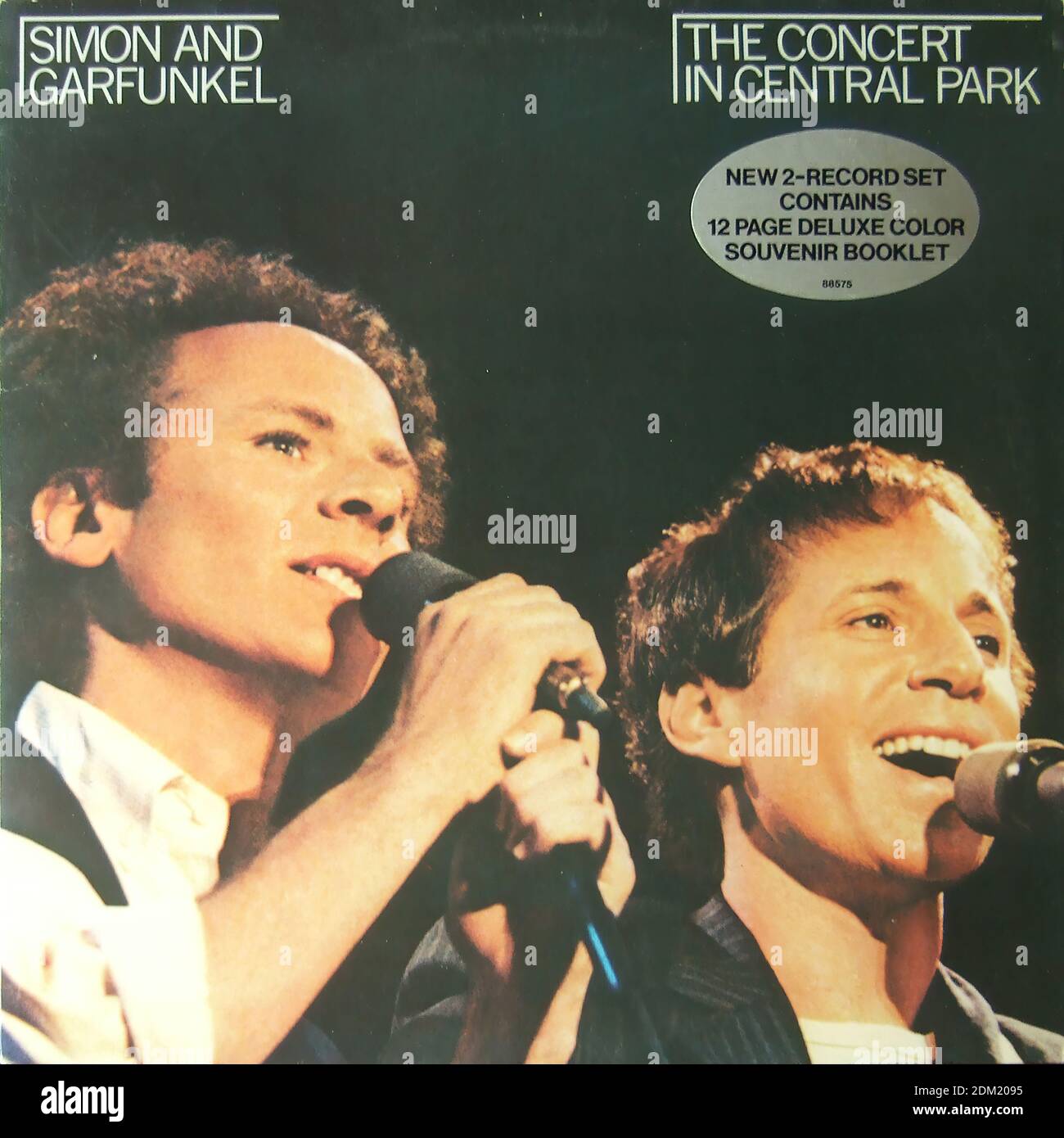 Simon & Garfunkel - The Concert in Central Park, New 2-Record set contains  12 page Deluxe color souvenir booklet - Vintage vinyl album cover Stock  Photo - Alamy