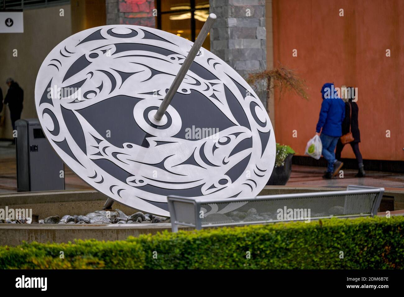Spindle whorl, by artist Jody Broomfield, Park Royal Shopping Centre, West Vancouver, British Columbia, Canada Stock Photo