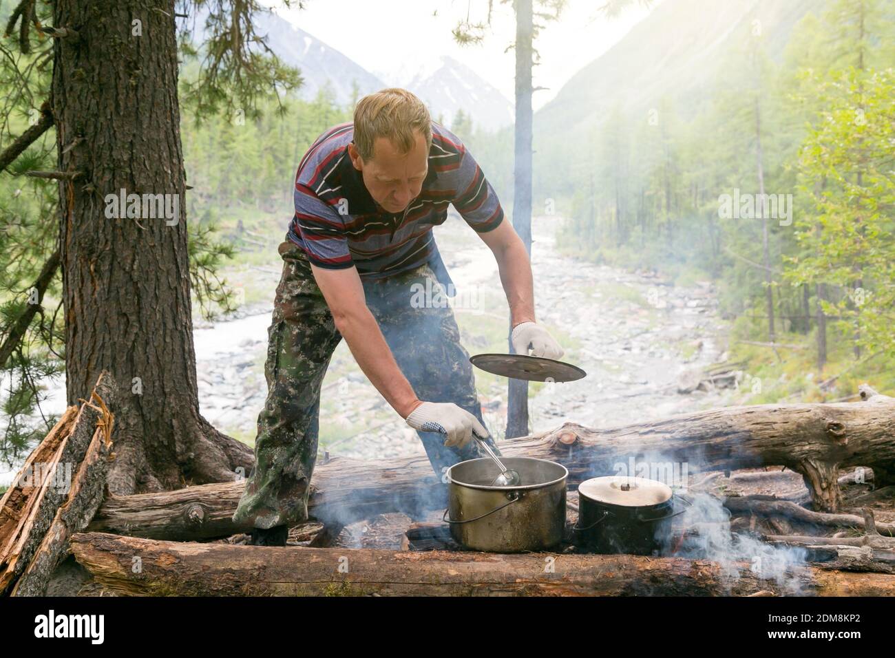 Cauldron cooking hires stock photography and images Alamy