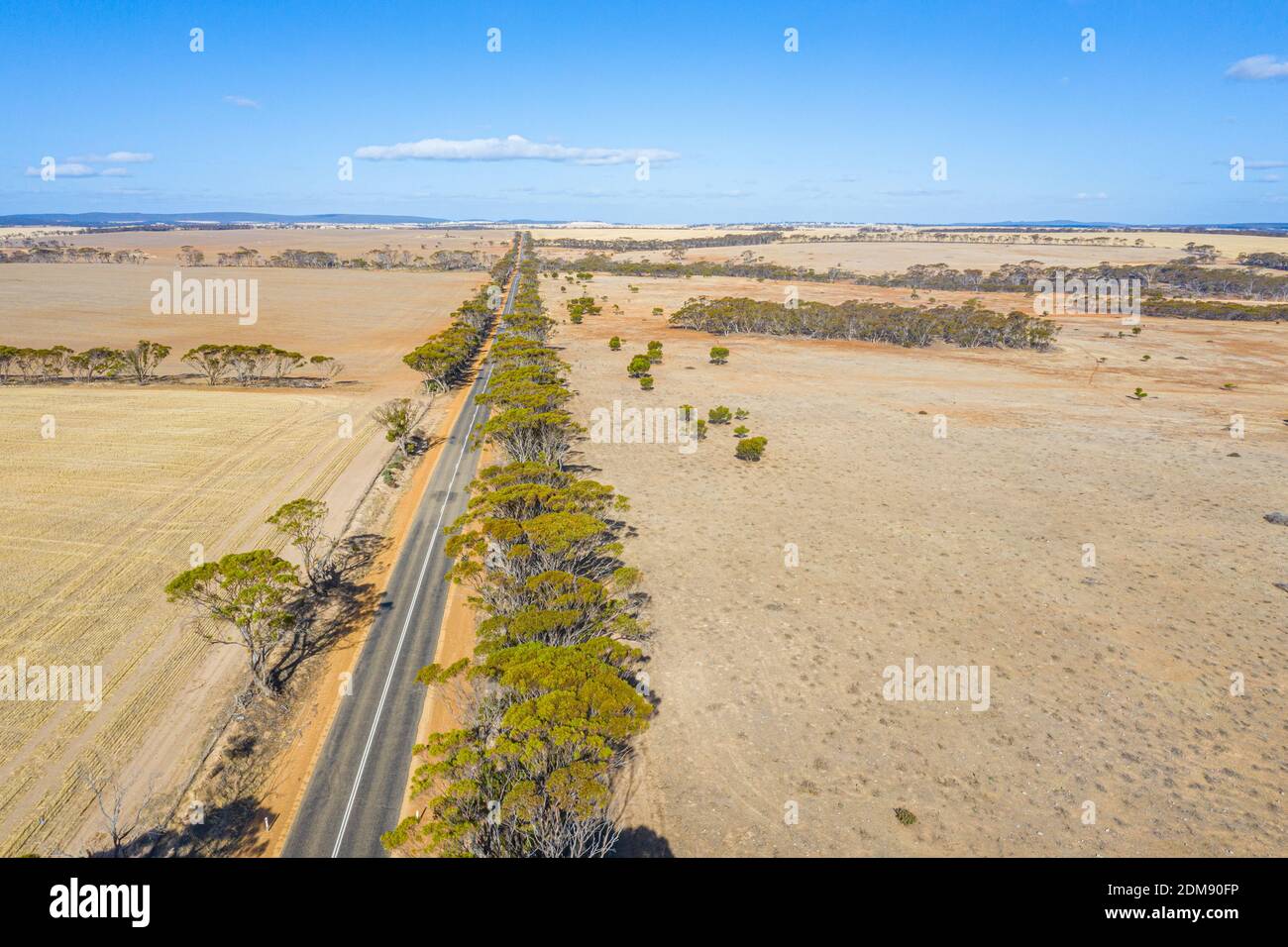 Road running through hinterland of Western Australia Stock Photo