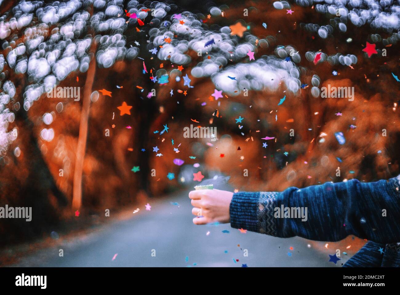 Hand throwing confetti hires stock photography and images Alamy